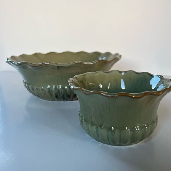 Ceramic Serving Bowl Fluted Scalloped Edge With Matching Dipping Bowl - Picture 2 of 11